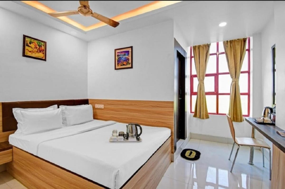Gods County. Resort & Banquets Tarapith Exterior photo