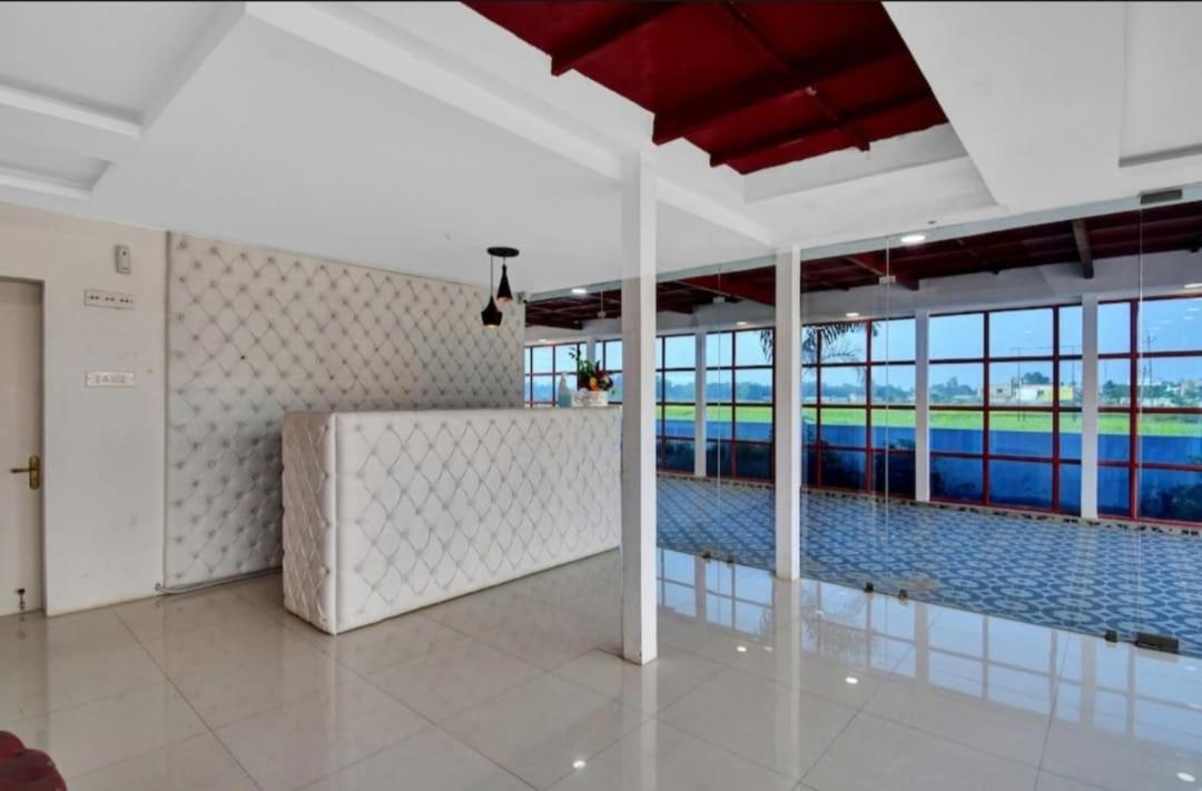 Gods County. Resort & Banquets Tarapith Exterior photo